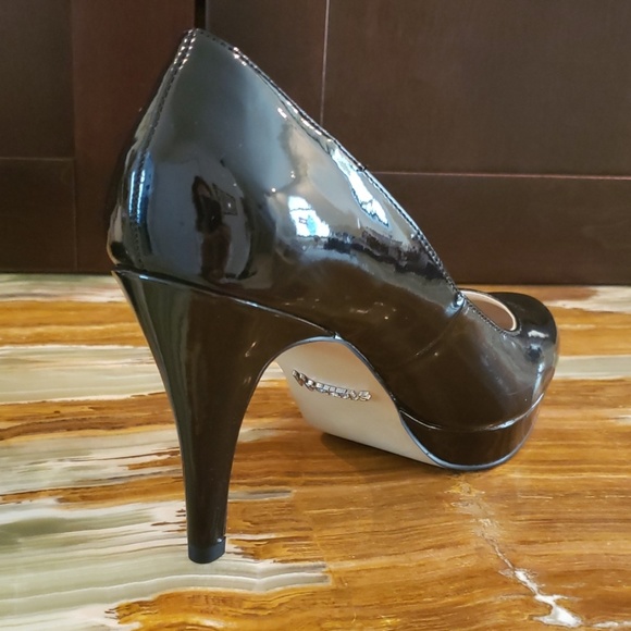 Heels - Picture 3 of 3